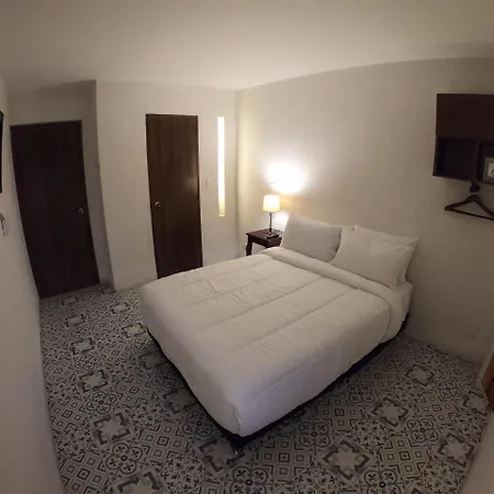 Columbus House 2*