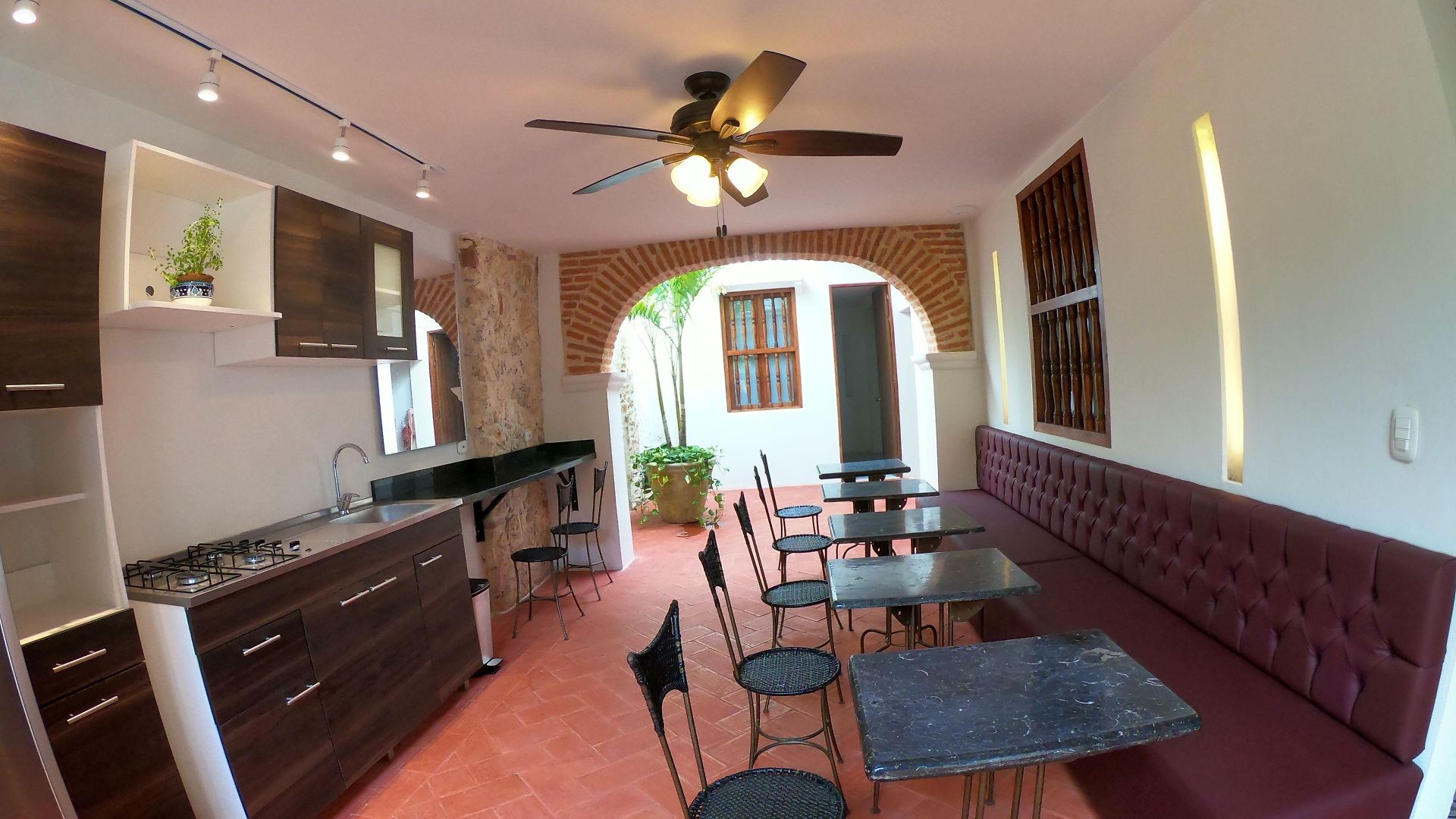 Bed & Breakfast Columbus House 2*