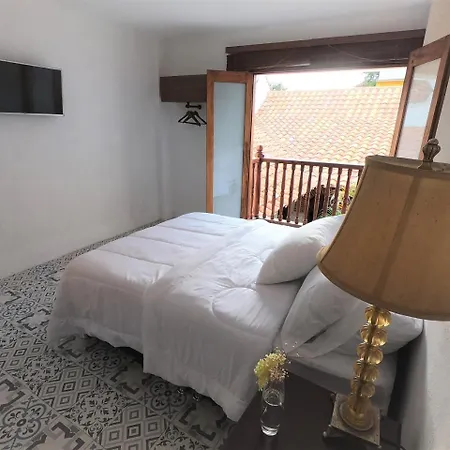 Bed & Breakfast Columbus House 2*