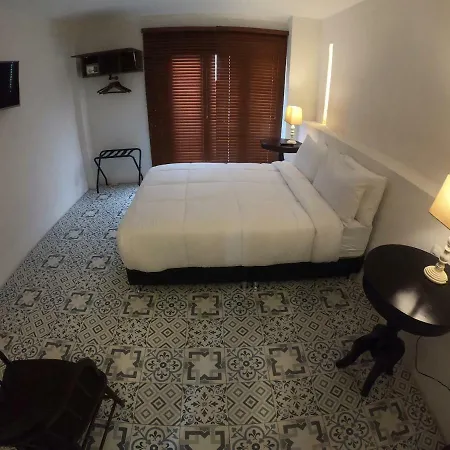 Columbus House Bed & Breakfast 2*