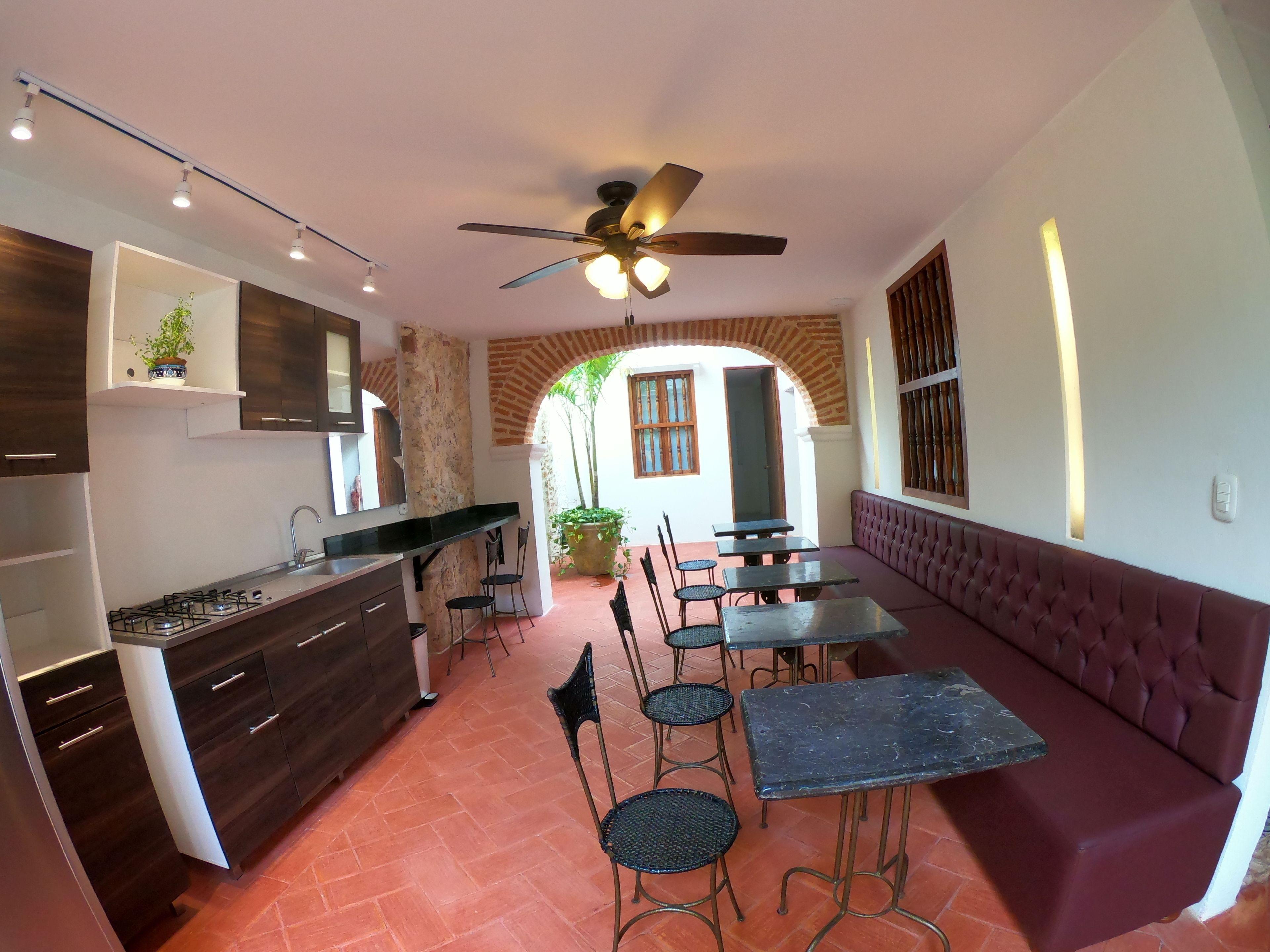 Bed & Breakfast Columbus House 2*