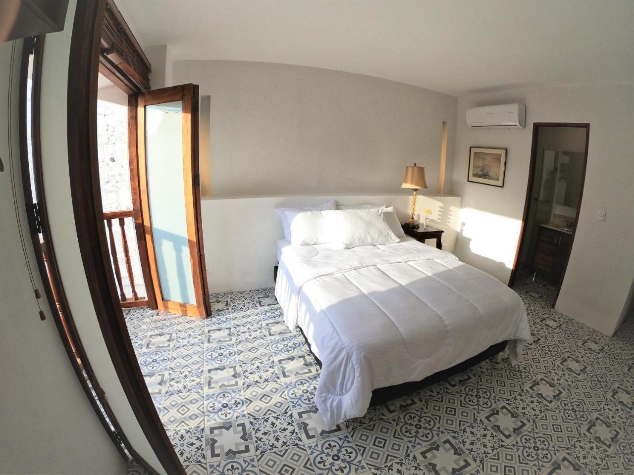 Columbus House Bed and breakfast 2*